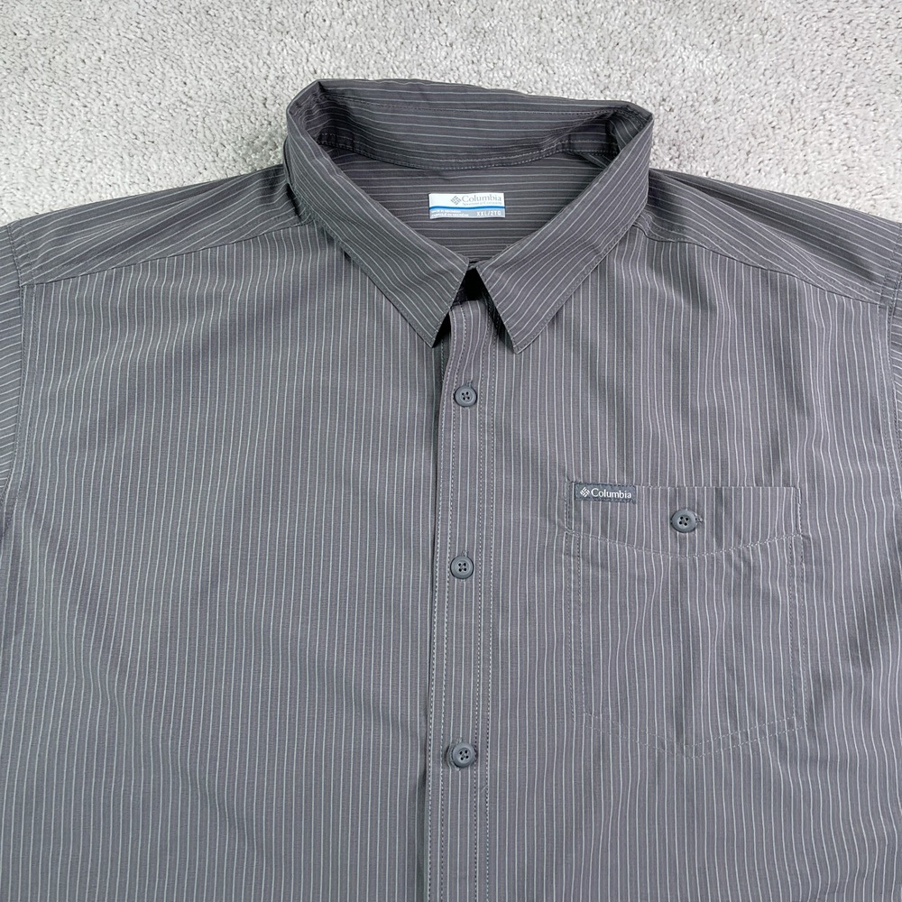 Columbia Shirt Mens XXL 2XL Grey Pinstripe Performance Short Sleeve Button Down